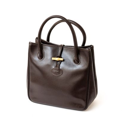 null LONGCHAMP

Handbag model "Roseau" in smooth chocolate leather, double handle,...