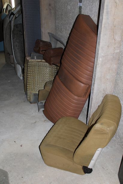  DS - CITROËN 
Garnitures et éléments de sellerie comprenant un fauteuil avant en...