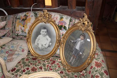 null Two old photographs in gilded wood frames with rocaille decoration