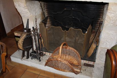 null Fireplace set including fire screen, rack, fireback with deer hallali decoration,...