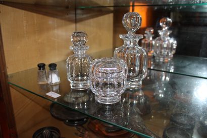 null BACCARAT, set of crystal pieces including two bottles, a covered pot and two...