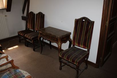 null Cinq chaises de Style Louis XIII, les piètements en os de mouton