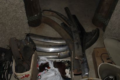 null DS - CITROËN

Set of spare parts including headlights, bumpers, rear lights,...