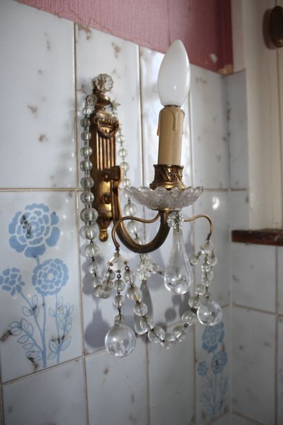 null Pair of sconces with pendants