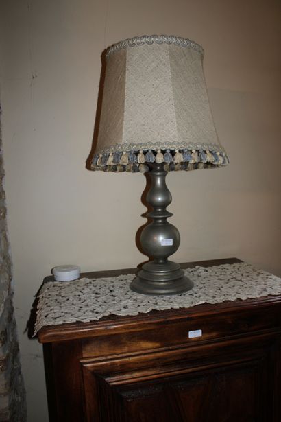 null Table lamp in pewter

H. 74 cm