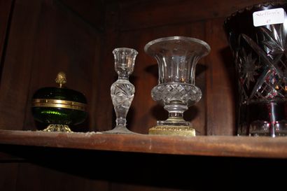 null Set of eight glass or crystal pieces including vases, candle holder, candle...