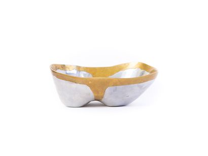 null DAVID MARSHALL (20th-21st)

Free form bowl. 

Proof in cast brass and aluminum.

Marked...