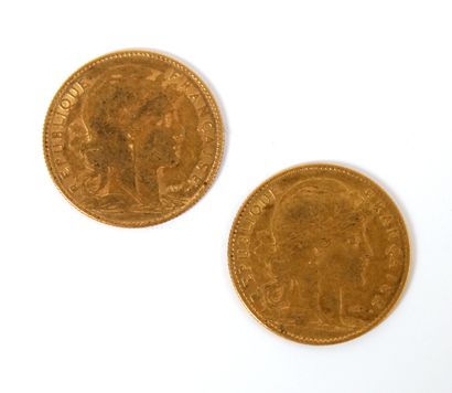 Deux pièces 10 Francs Coq Marianne en or...