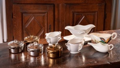 null Set of five saucers of various models and four cassolettes with gold and silver...