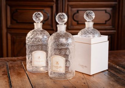 null GUERLAIN House - Habit Rouge

Suite of three 1000 ml molded glass bottles with...