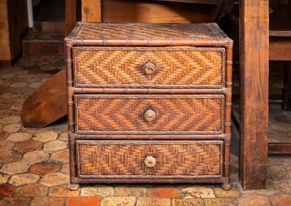 null Rattan chest of drawers with three drawers

W. 76 x H. 76 x D. 46 cm