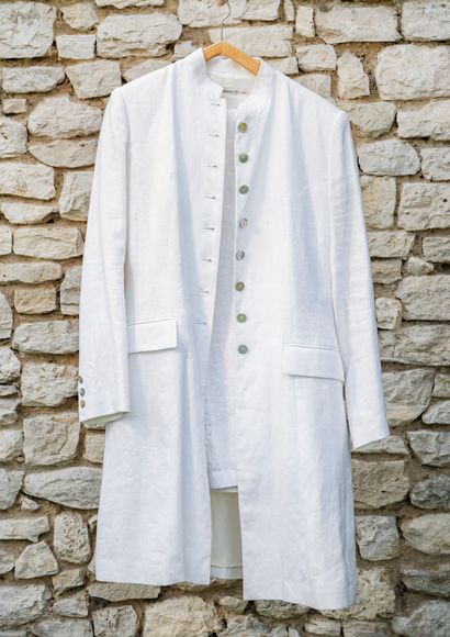 null ARMAN VENTILO

Long jacket in linen, size 42 with its pants (stains)