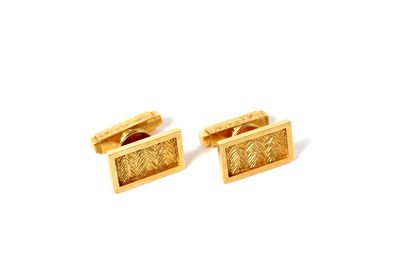 null Pair of cufflinks in 18K yellow gold (750 thousandths) rectangular shape with...