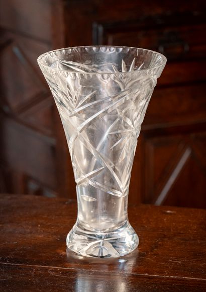 null High vase in cut crystal

H. 30,5 cm