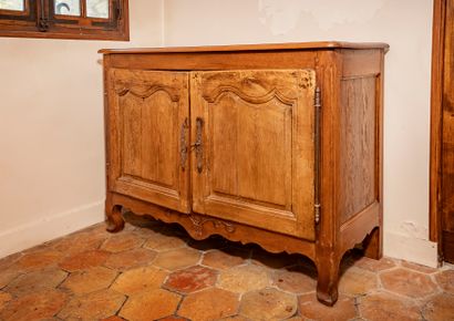 Buffet in natural wood with two doors

L....