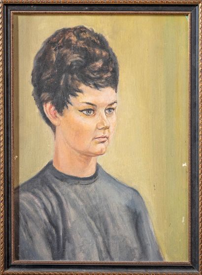null School of the XXth century

Portrait of a woman

Oil on canvas board

34,5 x...