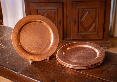 null Eight plates in tinned copper

Diam. 30 cm