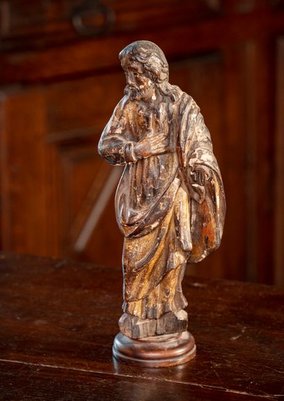 null Statuette en ronde bosse représentant le Christ, la main droite posée sur son...