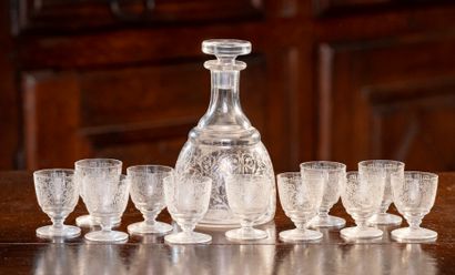 null BACCARAT, service with liquor out of crystal with engraved decoration of flowered...