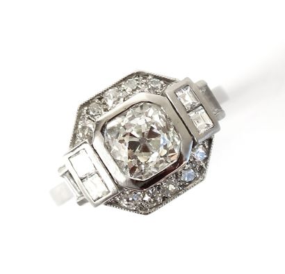 null Art Deco ring in platinum (950 thousandths), the octagonal bezel is set with...