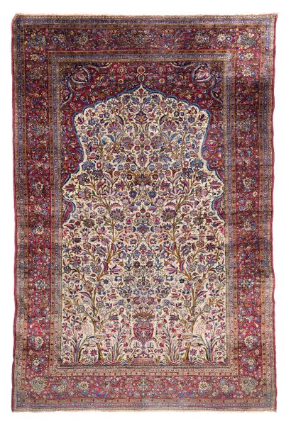 null Tapis KACHAN en Soie (Perse), fin du 19e siècle
Dimensions : 210 x 130cm.
Caractéristiques...