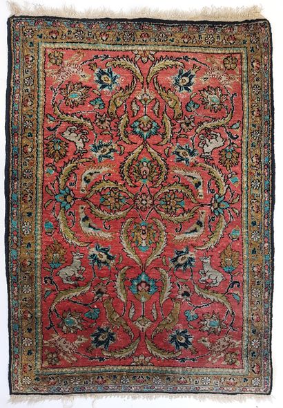 null Fine Ghoum carpet in silk (Iran), shah period, around 1970
Dimensions : 82 x...