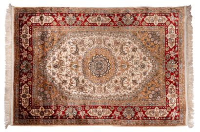 Silk CASH carpet (India), mid 20th century
Dimensions...