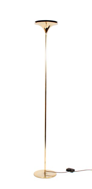null Lampe de parquet en métal doré à réflecteur évasé
H. 197,5 cm