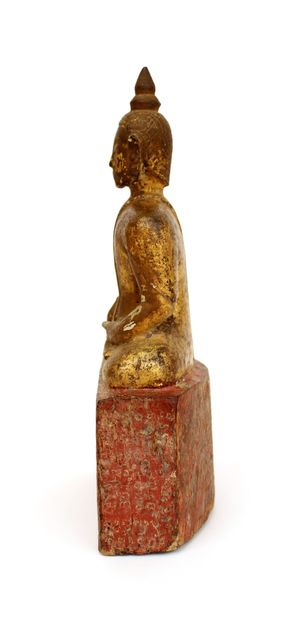 null SOUTH EAST ASIA, 19th century
Prolychrome carved wood Buddha seated in padmasana...