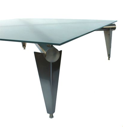 null CAPPELINI editor
Quadrangular coffee table with "X" shaped steel legs and tapered...