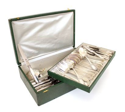 null ERCUIS - circa 1900
Silver-plated metal household set with Art Nouveau scroll...