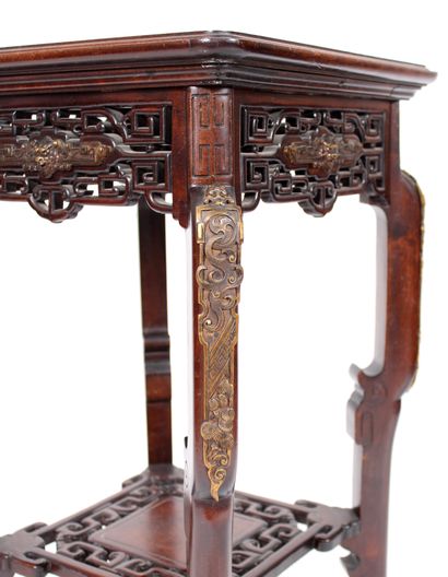 null Gabriel VIARDOT (1830-1904)
Mahogany japanese saddle with curved legs ending...