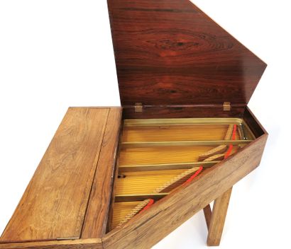 null Piano STEEN NIELSEN Hammerspinet
Pianoforte / clavecin à caisse en bois de rose,...