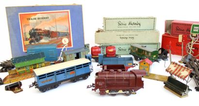 null HORNBY « O » 1960-1970 :
Important lot de matériel ferroviaire comprenant locomotive...