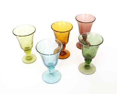 null BIOT
Suite of five colored and bubbled footed glasses
Signed with the wheel...