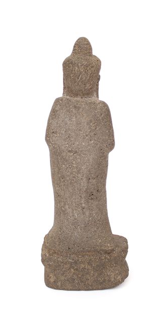 null ASIE DU SUD-EST
Divinité en grès sculpté
Travail ancien
H. 23,5 cm