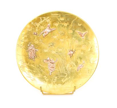 null JAPAN, 19th century
Round two-tone copper dish decorated with birds and calligraphers,...