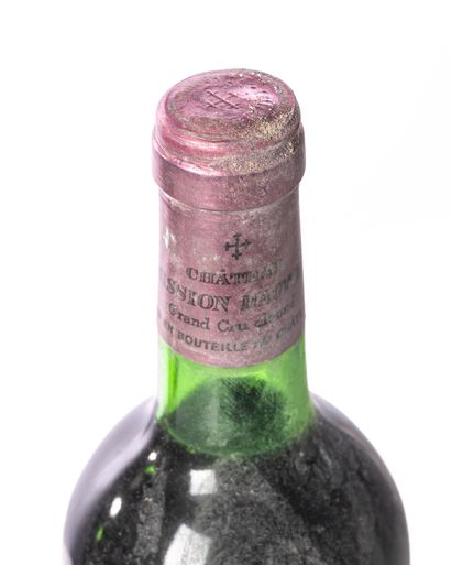 null 1 bouteille CHÂTEAU LA MISSION HAUT-BRION
Année : 1975
Appellation : PESSAC-LÉOGNAN...