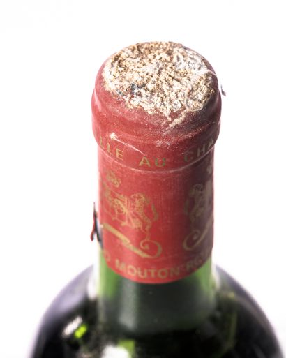 null 1 bouteille CHÂTEAU MOUTON-ROTHSCHILD
Année : 1979
Appellation : GCC1 PAUILLAC
Remarques...