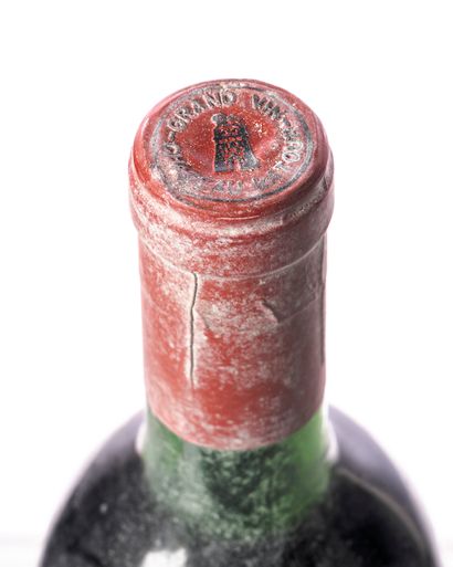 null 1 bouteille GRAND VIN DE CHÂTEAU LATOUR
Année : 1971
Appellation : GCC1 PAUILLAC
Remarques...
