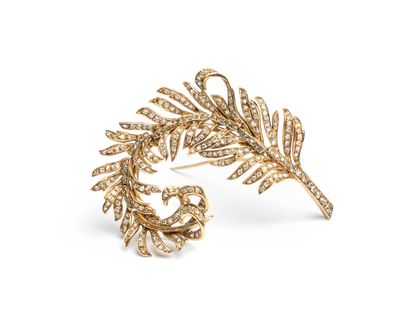 null 18K (750 thousandths) yellow gold "Plume" brooch, articulated and entirely paved...