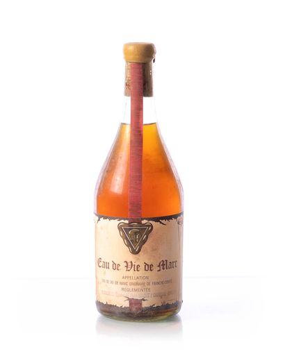 null 1 bouteille (70 cl. – 50°) Eau-de-Vie de MARC – Jean MACLE
Année : NM
Appellation...