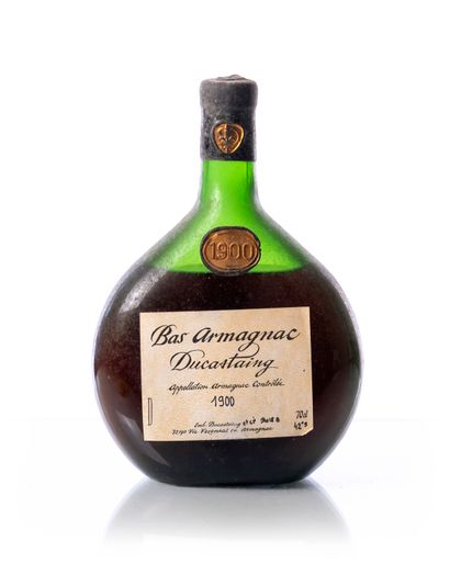 null 1 bouteille (70 cl. – 42,5°) BAS-ARMAGNAC DUCASTAING
Année : 1900
Appellation...