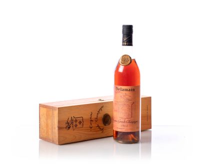 null 1 bouteille (75 cl. – 40°) COGNAC Grande Champagne DELAMAIN
Année : 1960
Appellation...