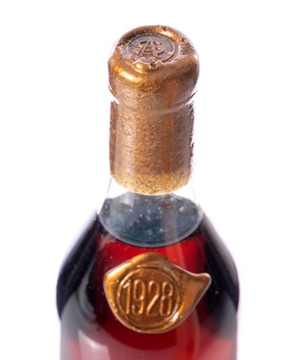 null 1 bouteille (70 cl. – 40°) ARMAGNAC SEMPÉ
Année : 1928 (mise en bouteille le...