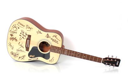 null Guitare acoustique GUILD A-20 Bob Marley signée par l'équipe de l'émission télévisée...