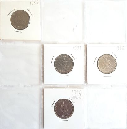 null Set of 77 French coins :
- 9 x 1 fr Chambre de commerce (1920 to 1927) (VF)
-...