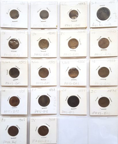 null Set of 43 Italian, Portuguese and Dutch coins:
- 1 x 1 ct 1822 Milan (B)
- 2...