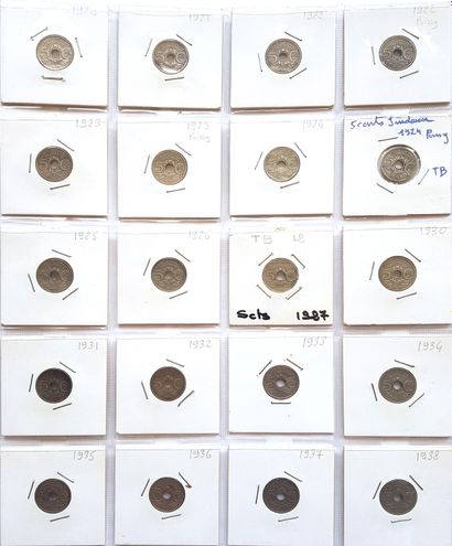 null Set of 134 French coins:
- 22 x 5 cts Daniel Dupuis (1898 to 1920) (B to TB)
-...