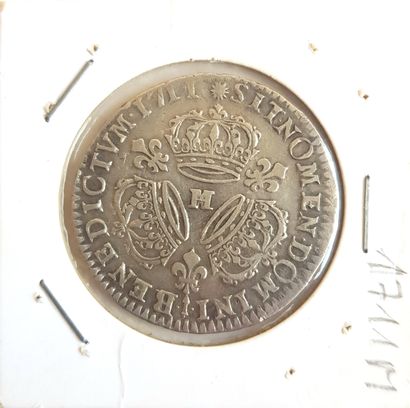null ½ silver shield with three crowns (917 ‰) 1711 H (La Rochelle) (B see TB)
